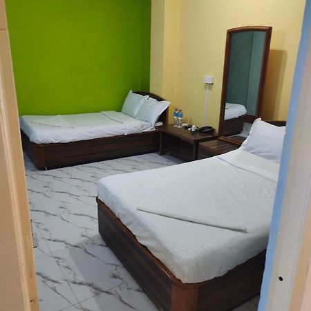Hotel Samrat Inn Pvt Ltd Lahan Екстериор снимка